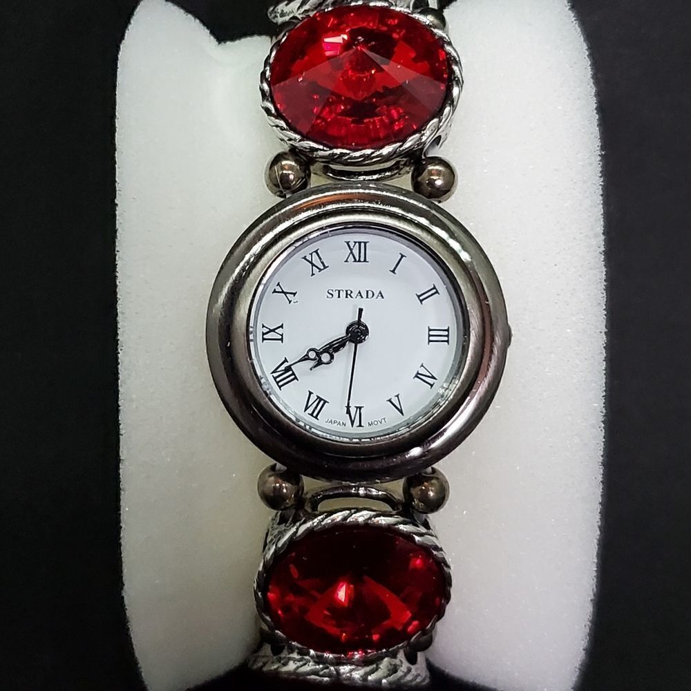 Strada Red Watch  - Picture 10 of 16